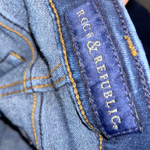 Rock & Republic Kasandra Stretch Bootcut Jeans - Picture 3 of 9